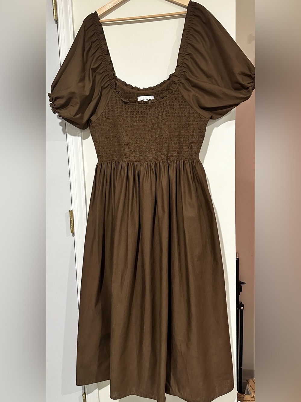 Tradlands Brown Puff Sleeve Midi Dress